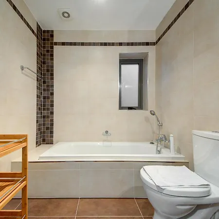 Nyaraló A Lovely 2br With A Private Balcony By 360 Estates