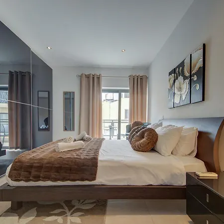 A Lovely 2br With A Private Balcony By 360 Estates Nyaraló