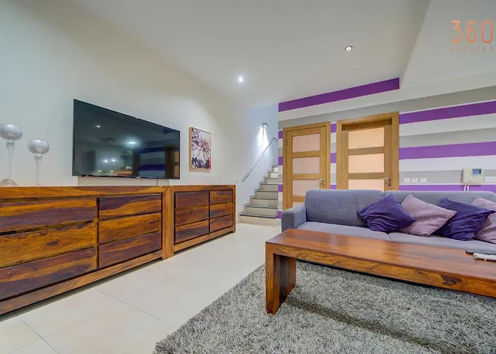 Vakantiehuis A Lovely 2br With A Private Balcony By 360 Estates *