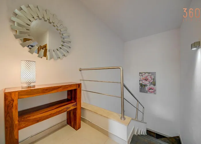 A Lovely 2br With A Private Balcony By 360 Estates Vakantiehuis *